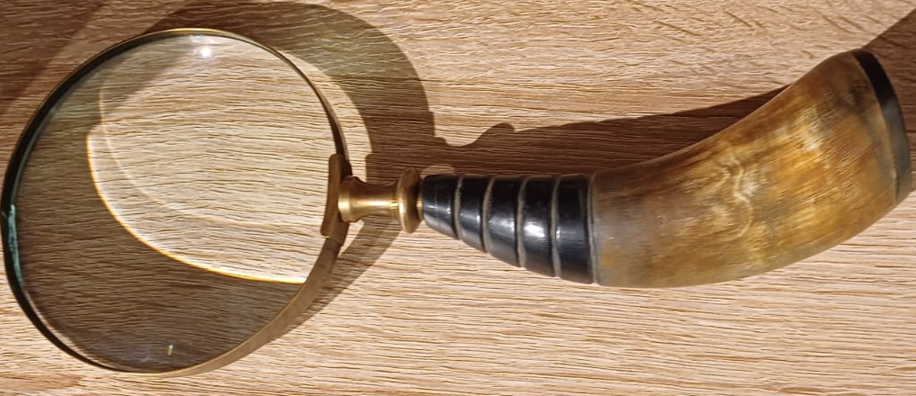 Lupa con agarrador curvado (Antigüedad)