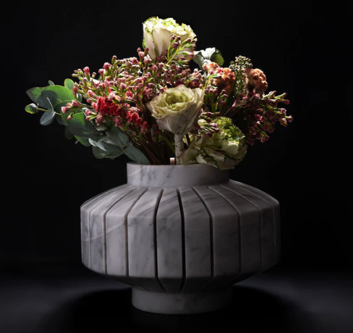 Florero Giróvago Mármol