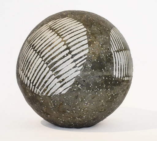 Pelota pequeña gris y blanco