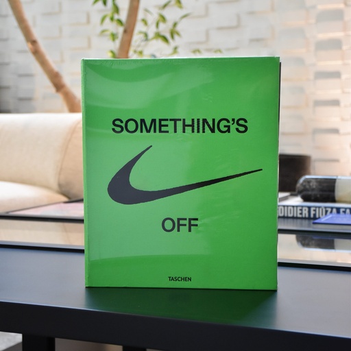 Libro Something's Nike